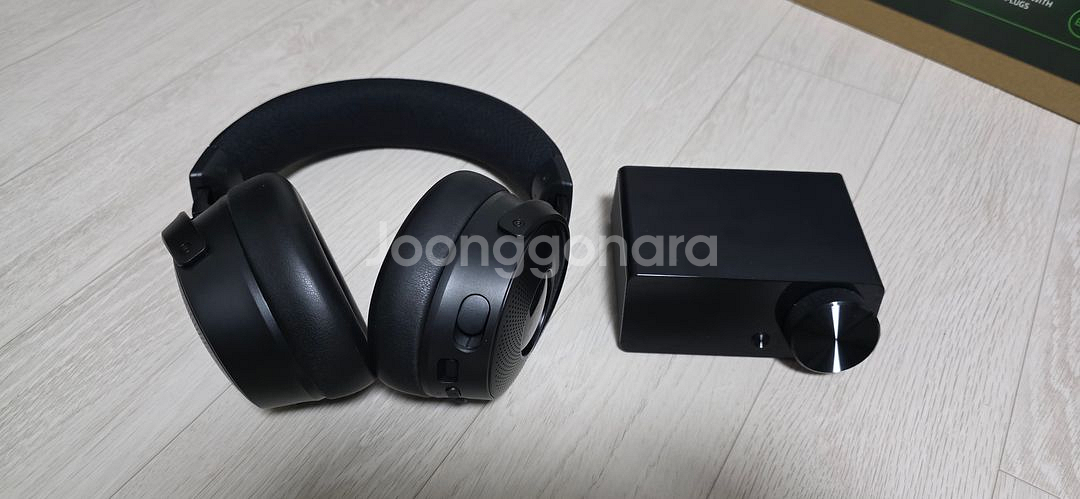 Razer Kraken V4 Pro (정품) 팝니다--2