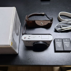 니콘 1 J1 미러리스 카메라 바디