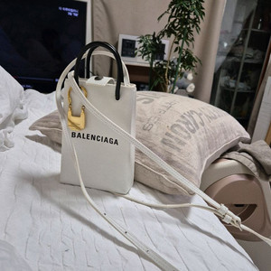 발렌시아가 크로스 백