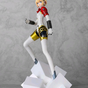 페르소나3리로드 아이기스 피규어 팝니다