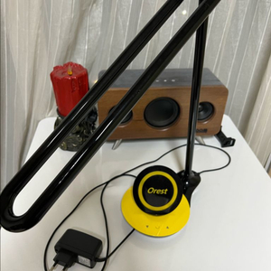 Orest led 테이블 램프 무선충전 기능 포함