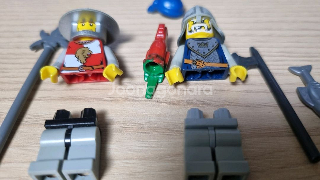 레고 킹덤& 캐슬 피규어 및 무기 세트--1