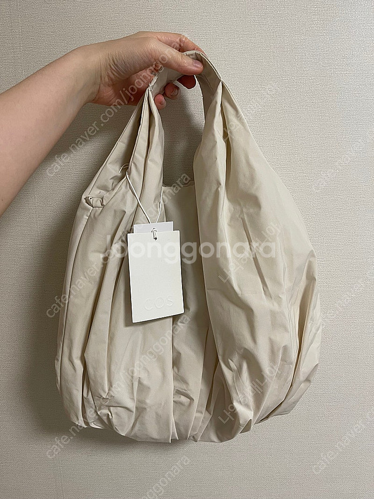 [새상품]COS 코스 클라우드 미니 토트백--1