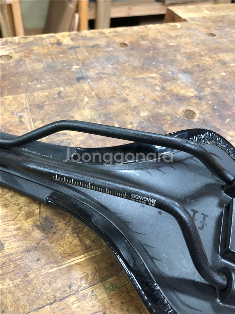 피직 안타레스 R5 안장 판매--1