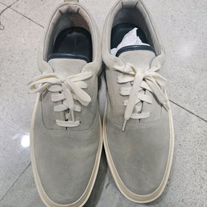 피오갓 101 스니커즈 43팝니다