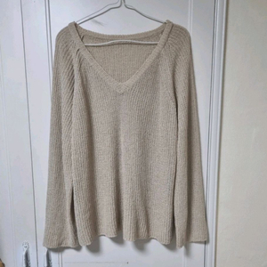 베이지 루즈핏 브이넥 니트