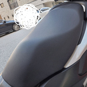 25년식 nmax125 순정시트 판매합니다