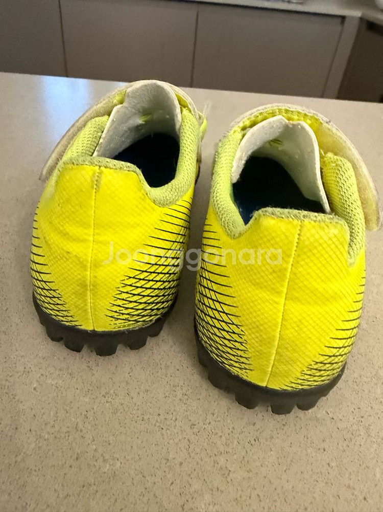 아디다스축구화--1