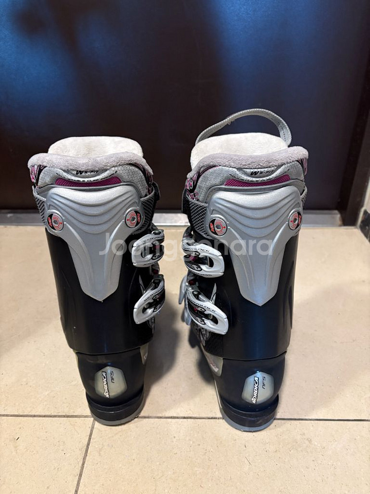 로시뇰. 노르디카 스키 부츠--1