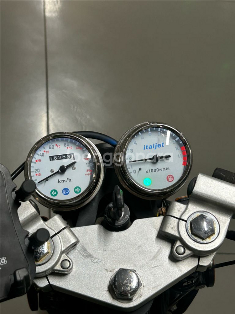 이탈젯 그리폰 125 오토바이 판매합니다--4