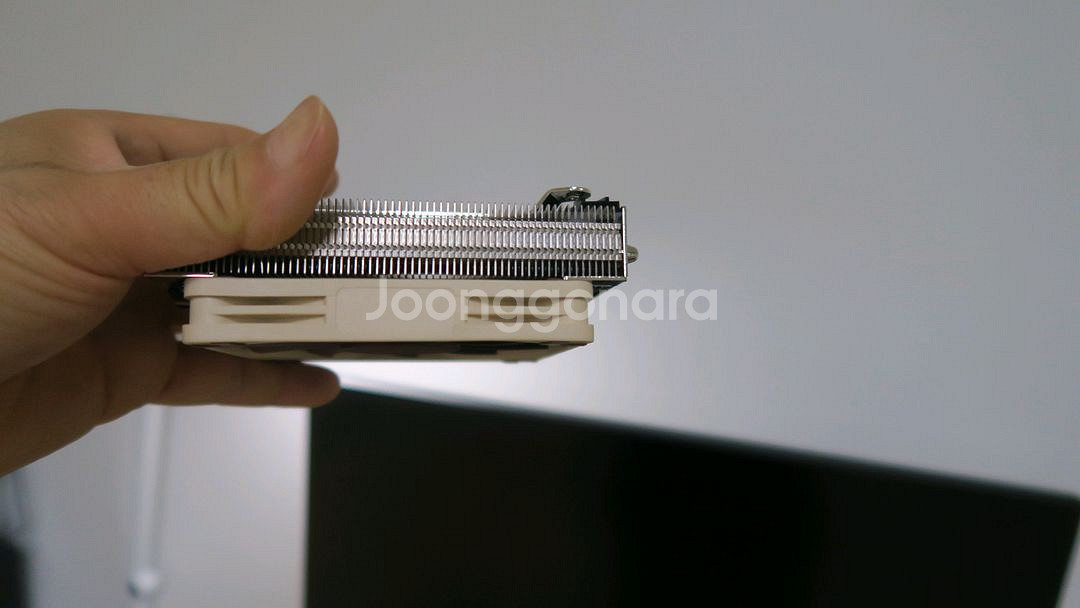 녹투아 NH L9a AM4 cpu공랭쿨러 팝니다--2