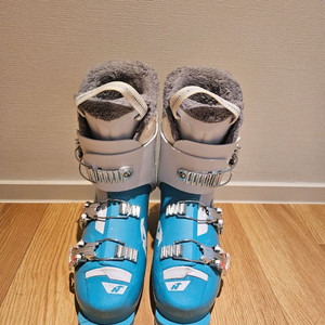 노르디카 주니어 스키부츠