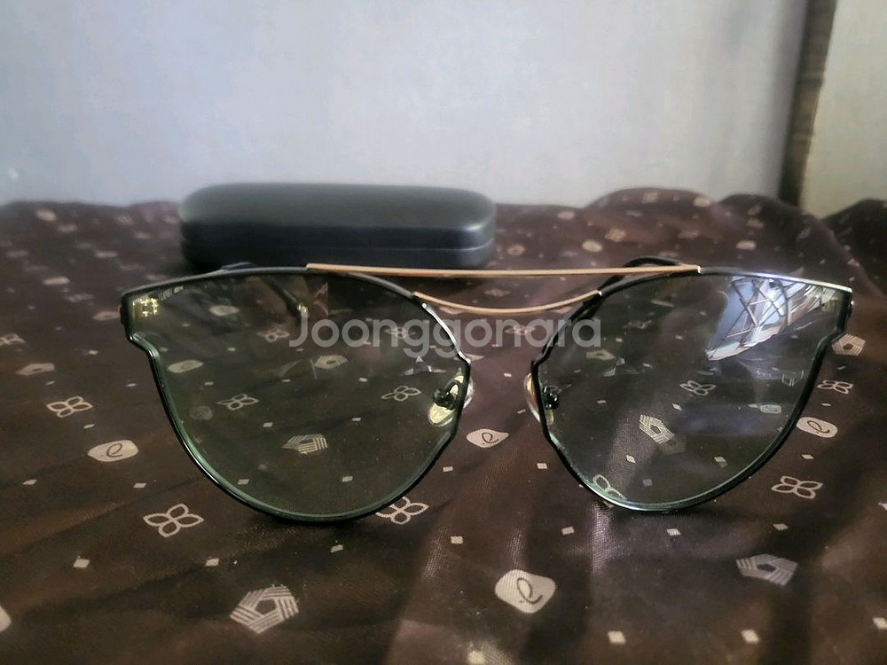 [미사용 새상품] 틴트렌즈 선글라스--0