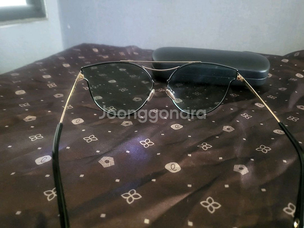 [미사용 새상품] 틴트렌즈 선글라스--5