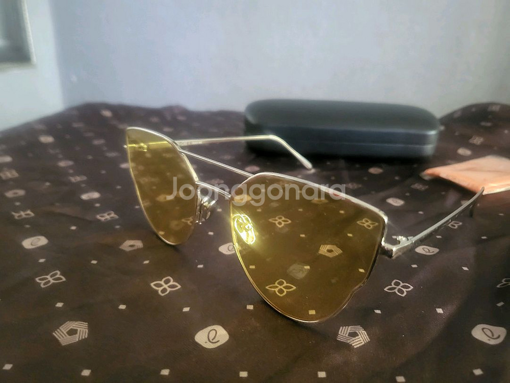 [미사용 새상품] 틴트렌즈 선글라스--0