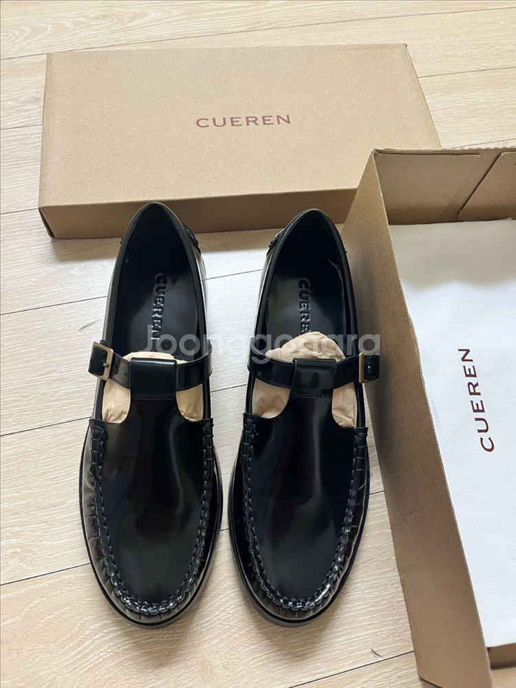 쿠에른 디종02 245사이즈 /실착용 1회--0