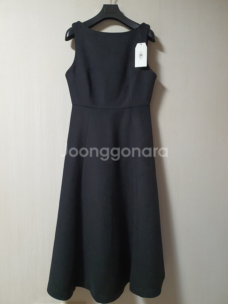 망고매니플리즈 슬리브리스 블랙 원피스 s 사이즈 새상품--2