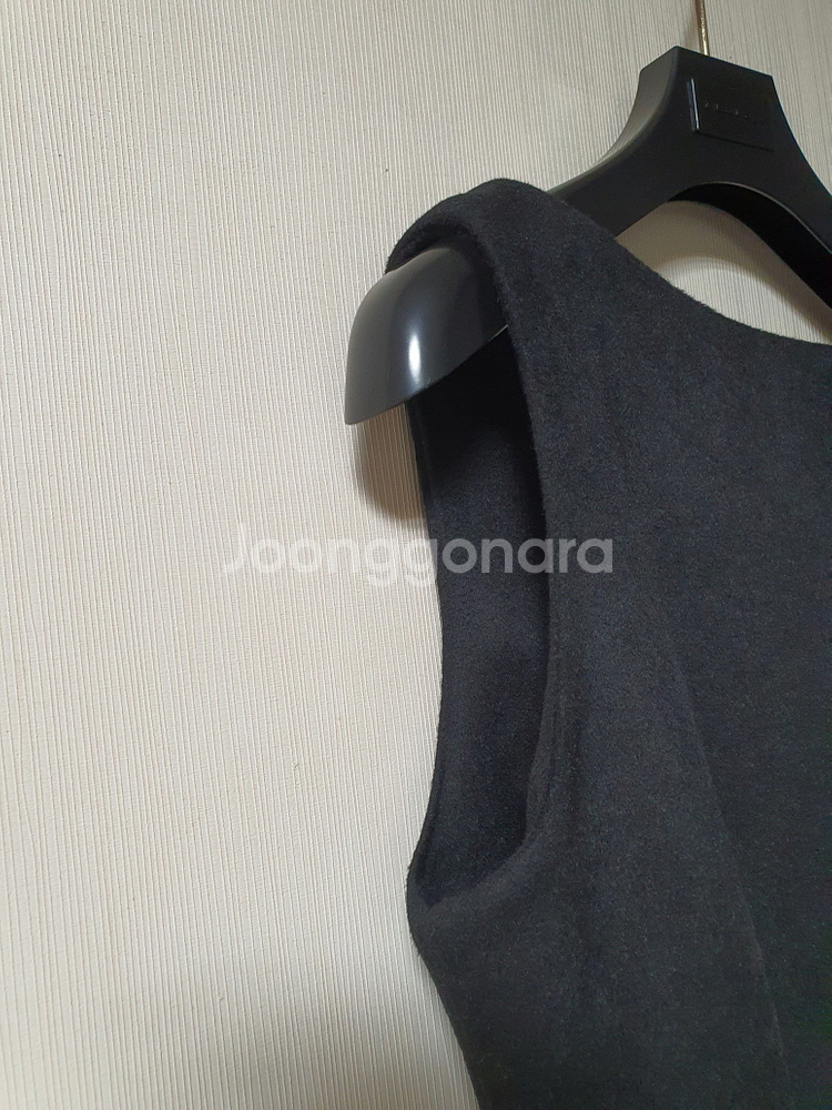 망고매니플리즈 슬리브리스 블랙 원피스 s 사이즈 새상품--4