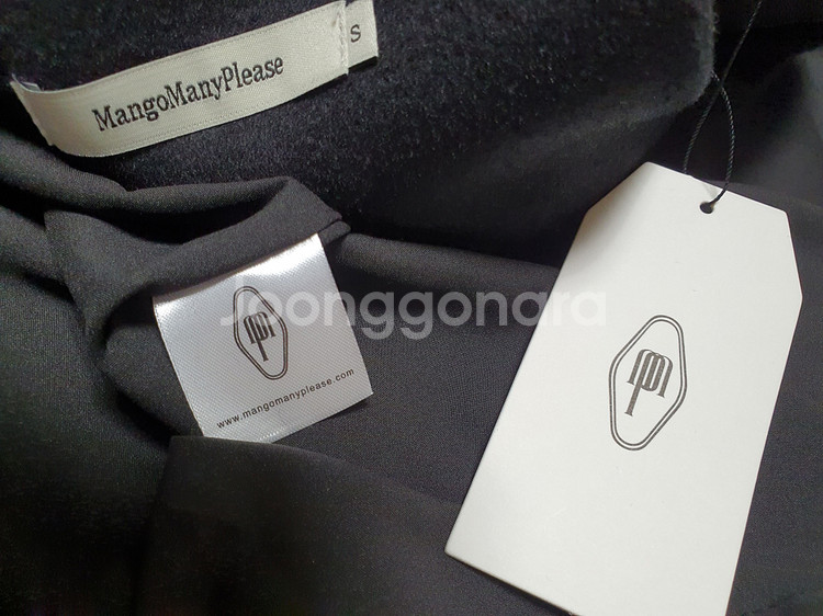 망고매니플리즈 슬리브리스 블랙 원피스 s 사이즈 새상품--9