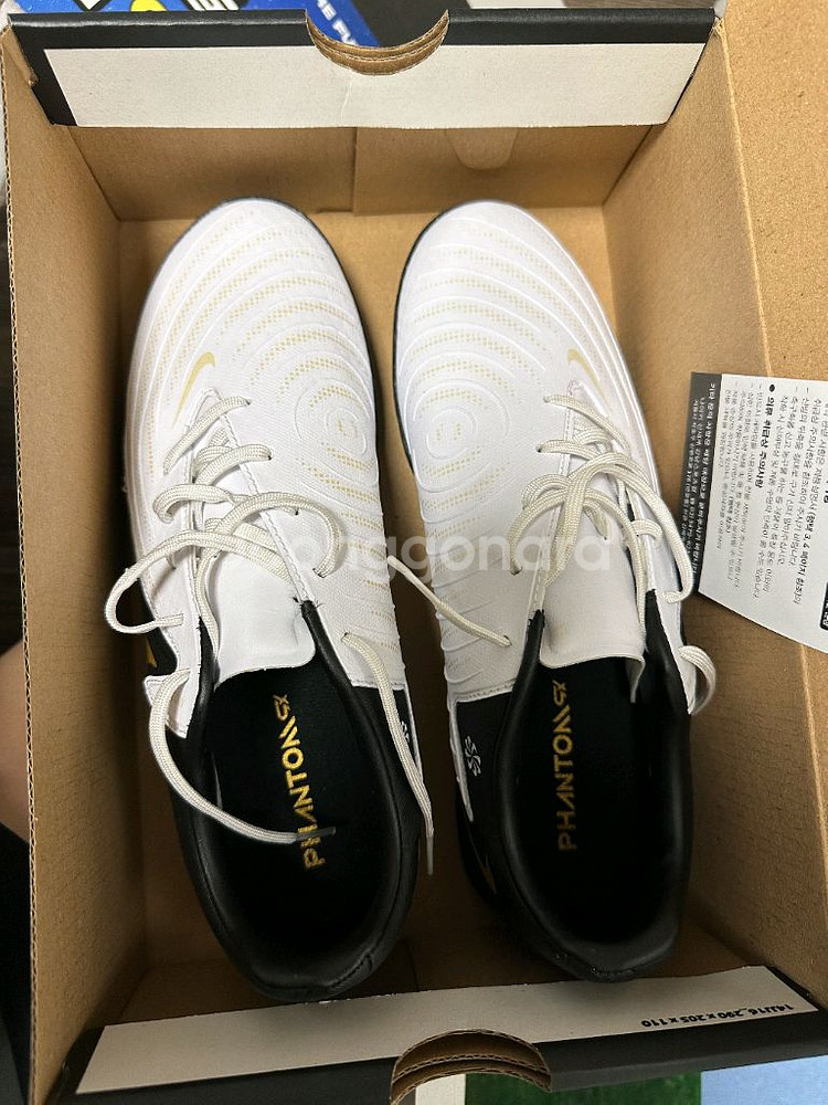 나이키 팬텀 GX2 아카데미 FG/MG 축구화 새상품--1