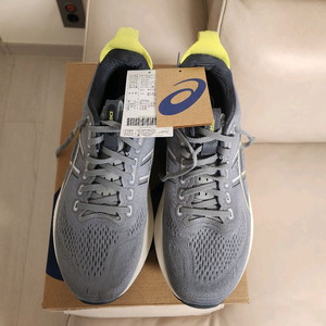 아식스 젤카야노32 러닝화 275mm