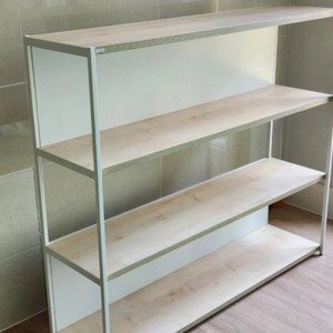 데스커 3단 철제 책장입니다- 가로 1200mm, 깊이