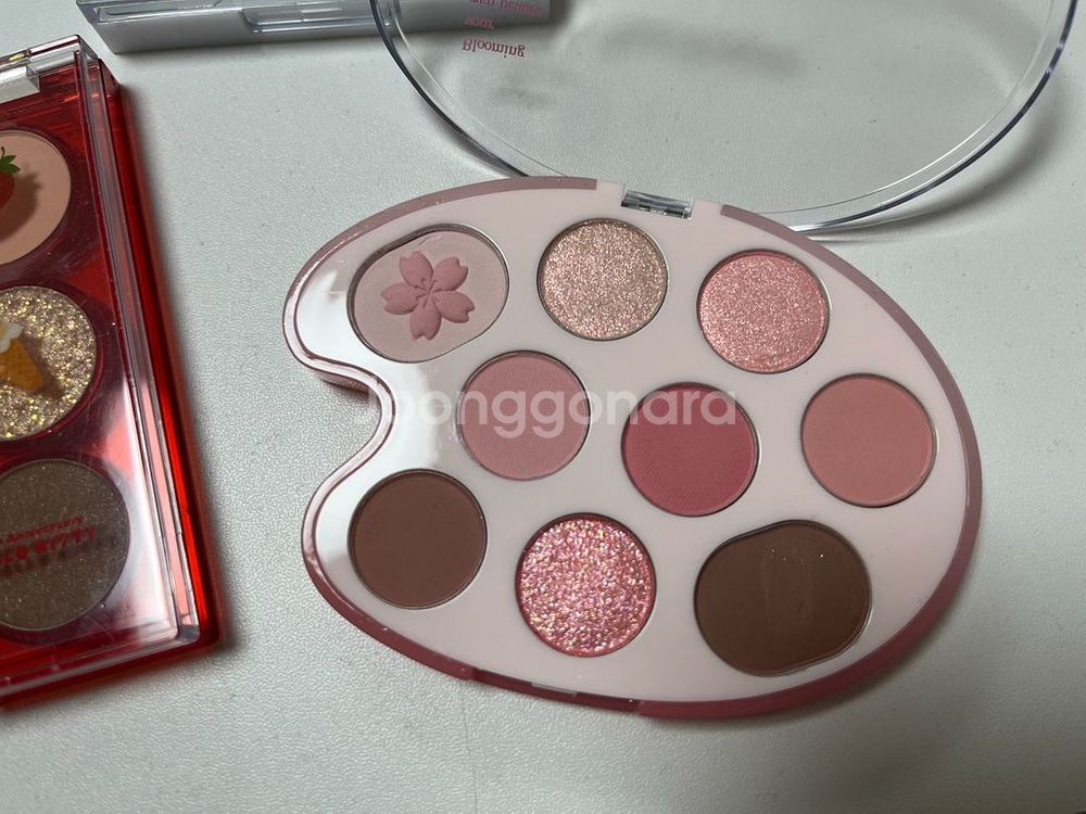 섀도우 팔레트 모음 (데이지크, 웨이크메이크, 어뮤즈)--2