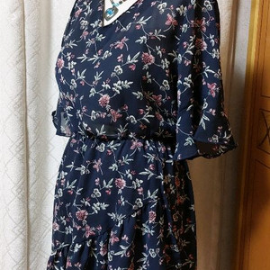 4300원 물티슈 드려요 언발란스 원피스 거의 새거예