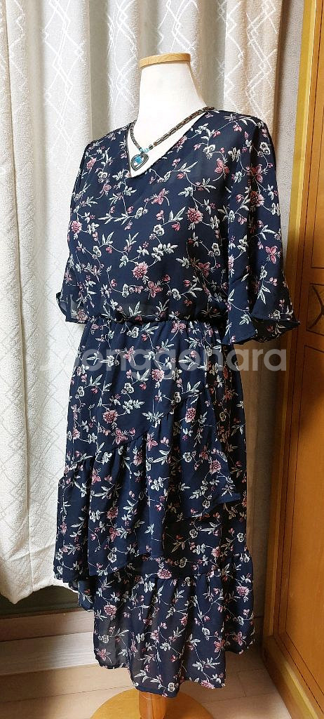 4300원 물티슈 드려요 언발란스 원피스 거의 새거예--3