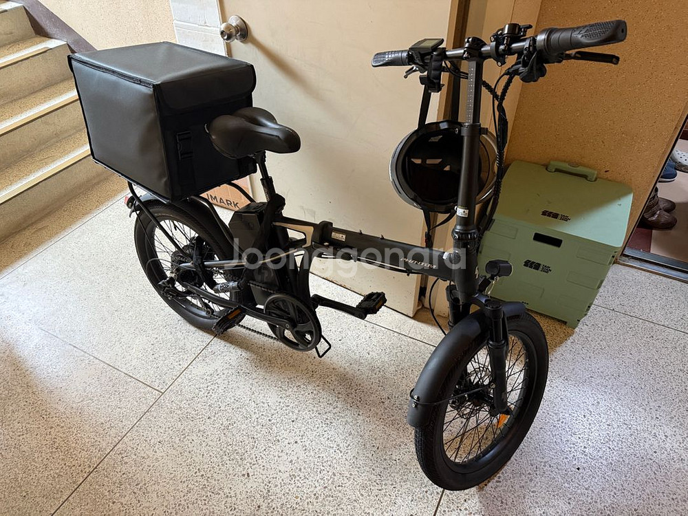 팬텀Q 네오플러스 25년 5월식 200km 상태좋음--0