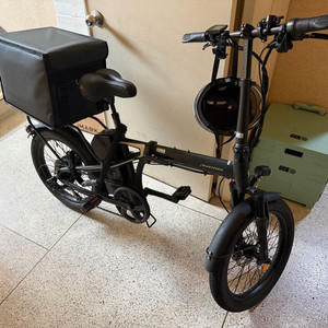 팬텀Q 네오플러스 25년 5월식 200km 상태좋음