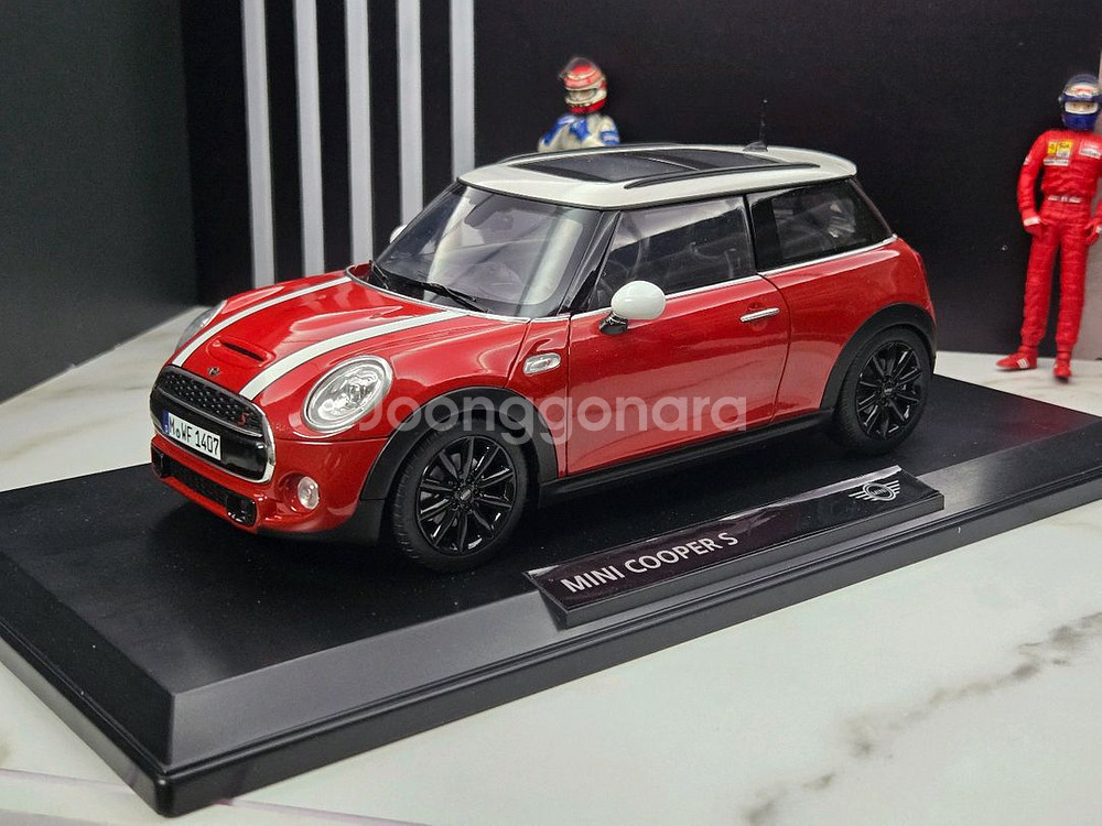1:18 노레브 미니쿠퍼s 다이캐스트 팝니다--1