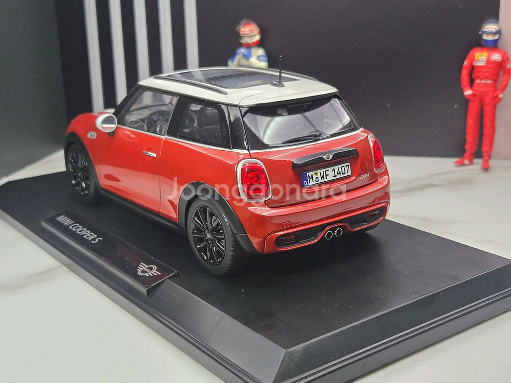 1:18 노레브 미니쿠퍼s 다이캐스트 팝니다--2