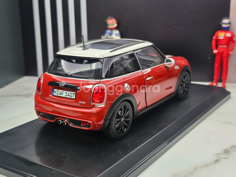 1:18 노레브 미니쿠퍼s 다이캐스트 팝니다--3