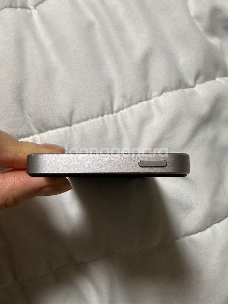 아이폰SE 스페이스그레이 32GB 팝니다--4