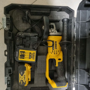 디월트 DCG412 그라인더