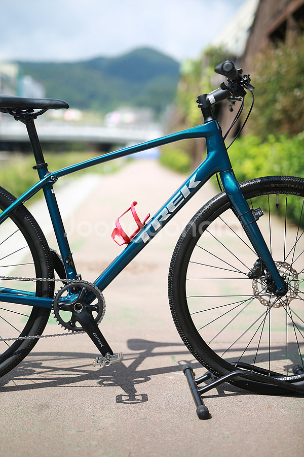 *가격인하*22년 트렉 TREK FX4 카본 M 사이즈 하이브리드--4