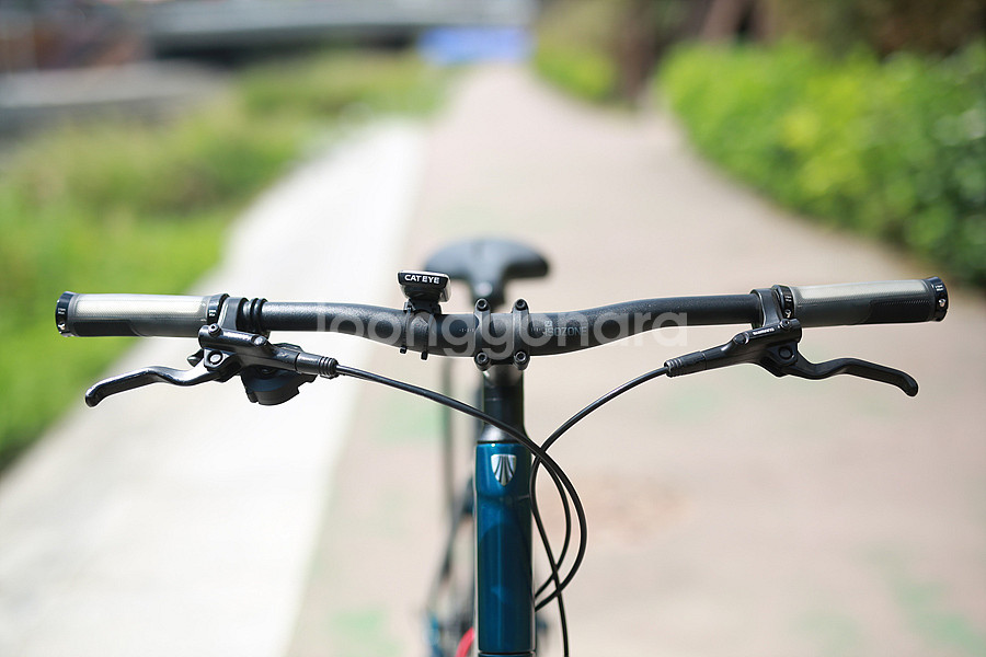 *가격인하*22년 트렉 TREK FX4 카본 M 사이즈 하이브리드--8