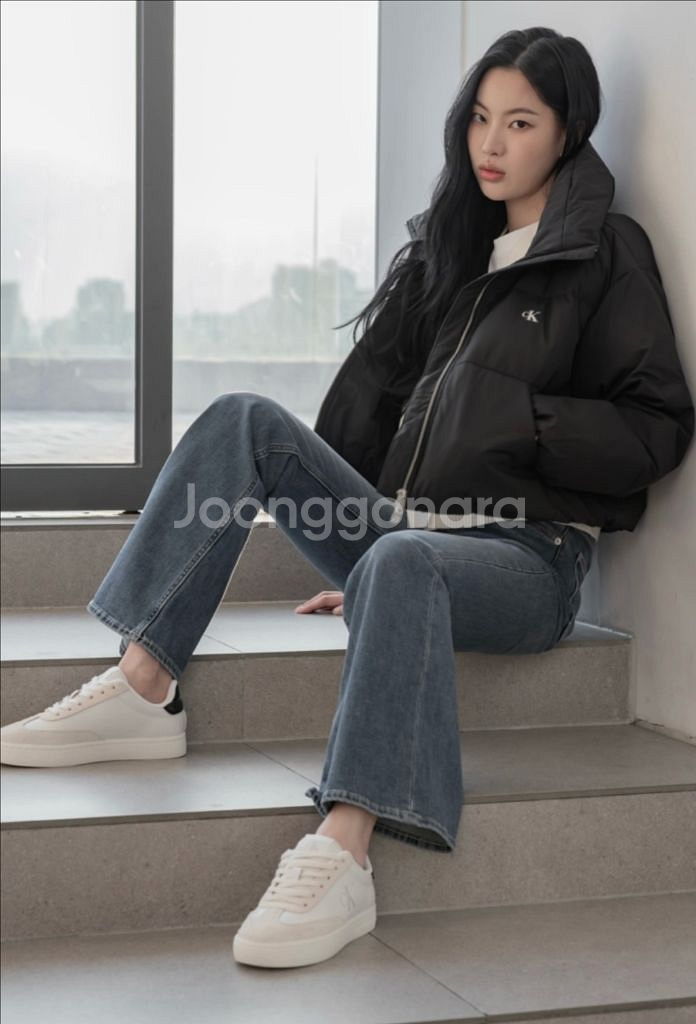 캘빈클라인 (패딩) 여성 볼륨 넥 크롭 다운 푸퍼--1