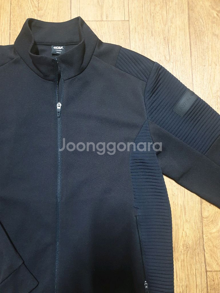 르까프 운동복 집업 100 사이즈입니다--2