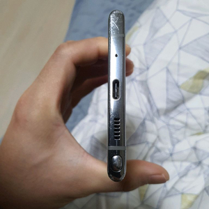 파손된 갤럭시노트10+ 256gb 팝니다