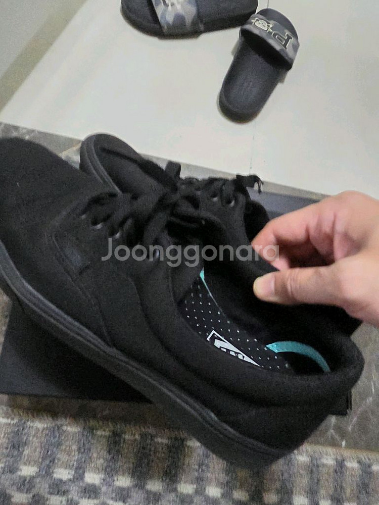 반스 올블랙 270 이태원매장 구매--1