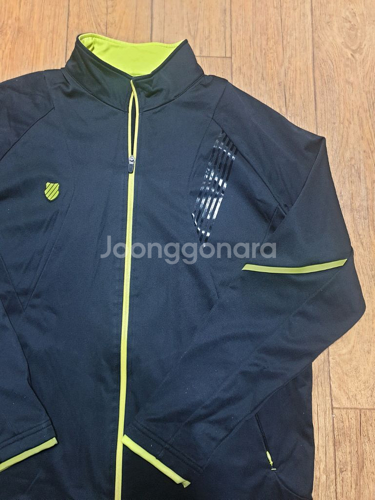 케이스위스 운동복 집업 115 사이즈입니다--2