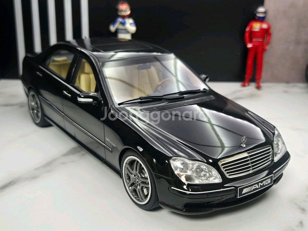 1:18 오또 벤츠 S65AMG 다이캐스트 팝니다.--0