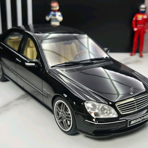 1:18 오또 벤츠 S65AMG 다이캐스트 팝니다.