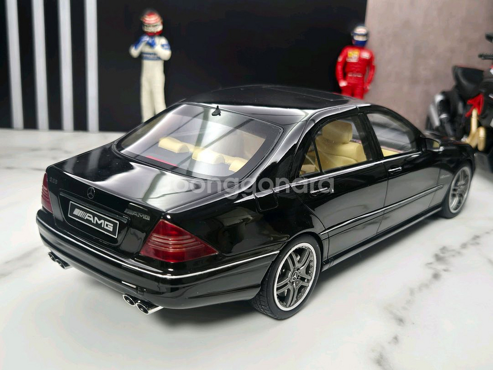 1:18 오또 벤츠 S65AMG 다이캐스트 팝니다.--2