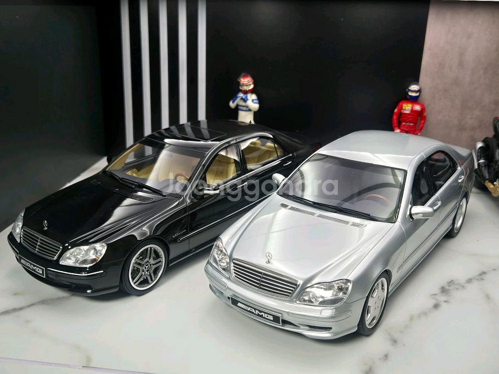 1:18 오또 벤츠 S65AMG 다이캐스트 팝니다.--5