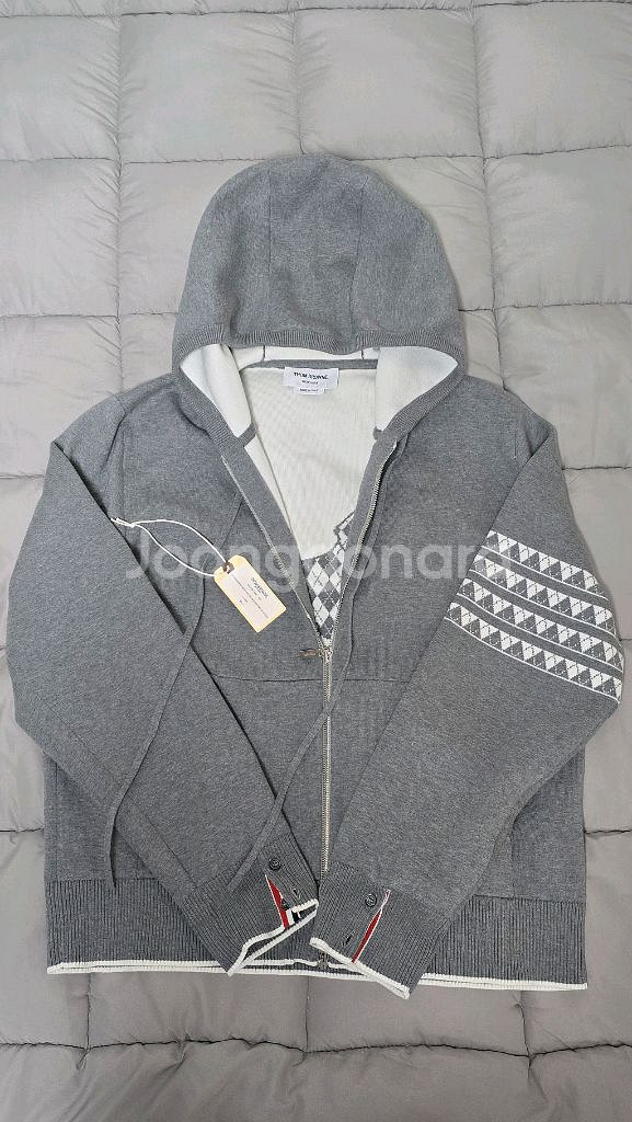 톰브라운 후드집업 자켓 팝니다.4사이즈(정품)--0