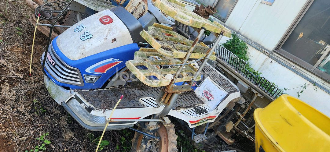 방치한 사륜 4WD 동양승용이앙기 PG63 작업기 운반차--3