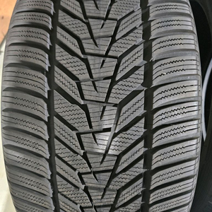 한국타이어 아이셉트 에보3 275 35 20 한대분